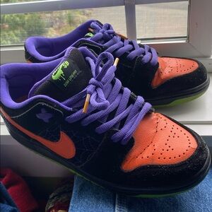 Nike SB dunk low
Night of mischief Halloween colour way